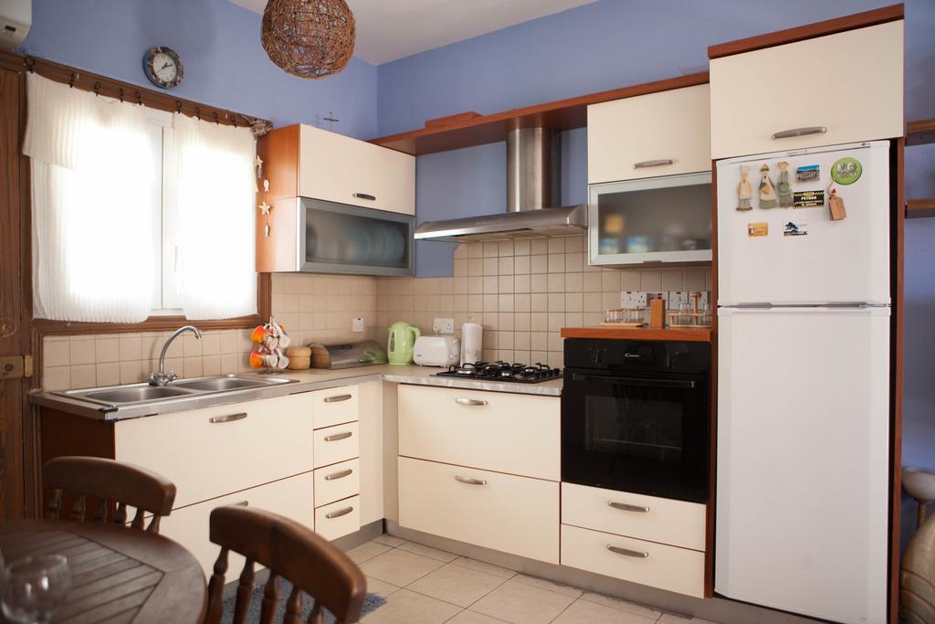 Aquarian Beachfront Apartment Λάρνακα Εξωτερικό φωτογραφία